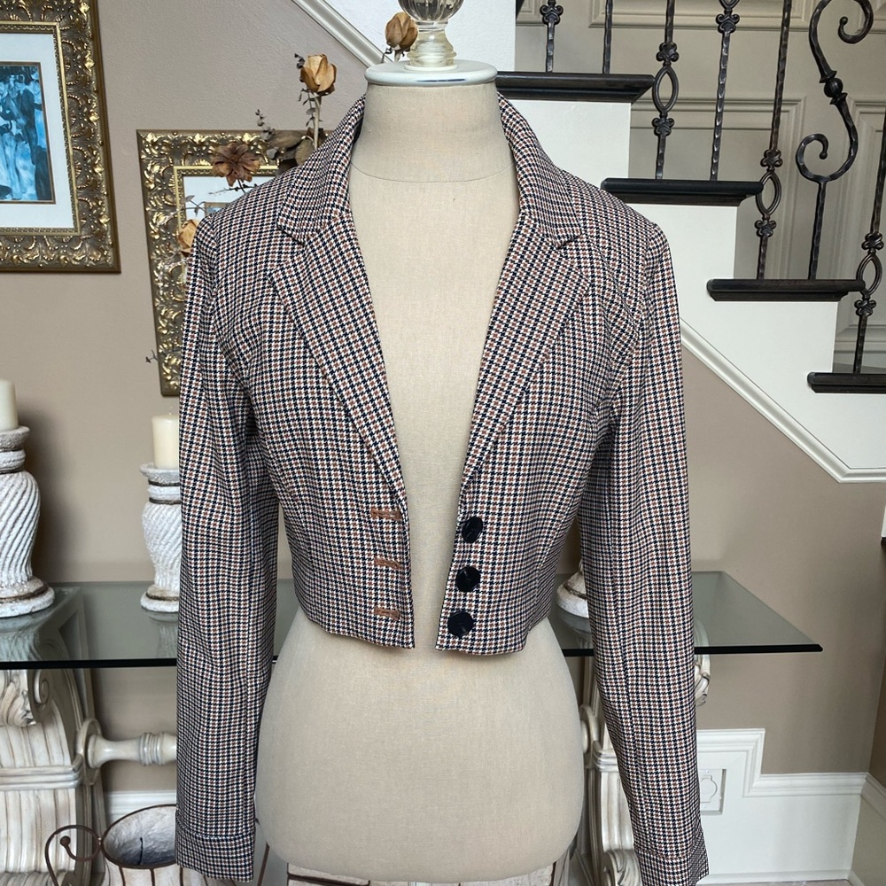 Cropped Blazer with Houndstooth Pattern